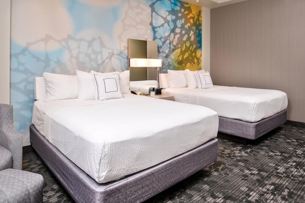 Courtyard By Marriott Charlotte Northlake Exterior photo
