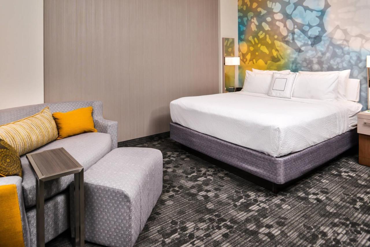 Courtyard By Marriott Charlotte Northlake Exterior photo